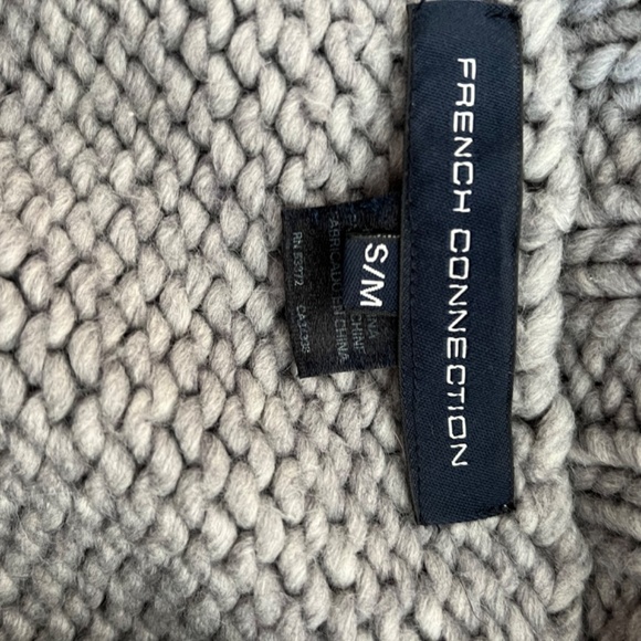 French Connection size M sweater - Picture 14 of 15